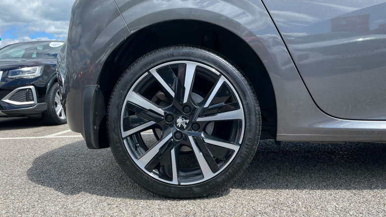 Peugeot 208 1.2 PureTech 100 Allure Premium 5dr Petrol Hatchback